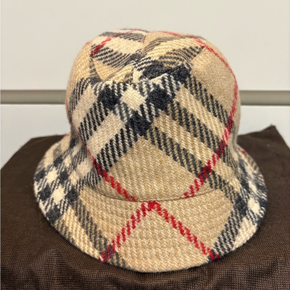 Burberry Plaid Bucket Hat in Beige and Red - Picture 1 of 8